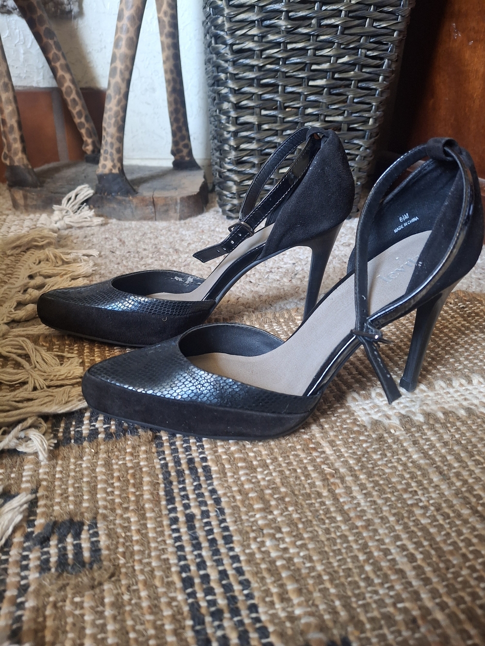 Levity Black Womens Pointed Toe Stiletto Heels with Ankle Strap